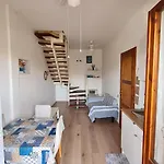 House Iun R6533 Apartman *